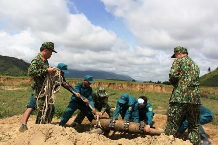 Tiêu hủy thành công quả bom nặng 250 bảng Anh